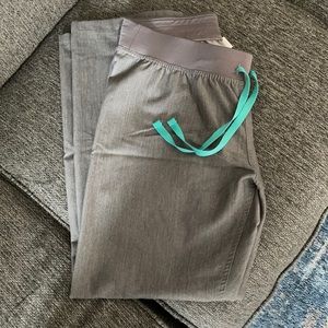 Figs Livingston Basic Scrub Pants